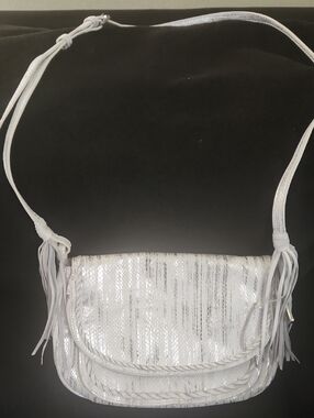 NWOT Tommy Bahama White Metallic Fringe Shoulder Bag